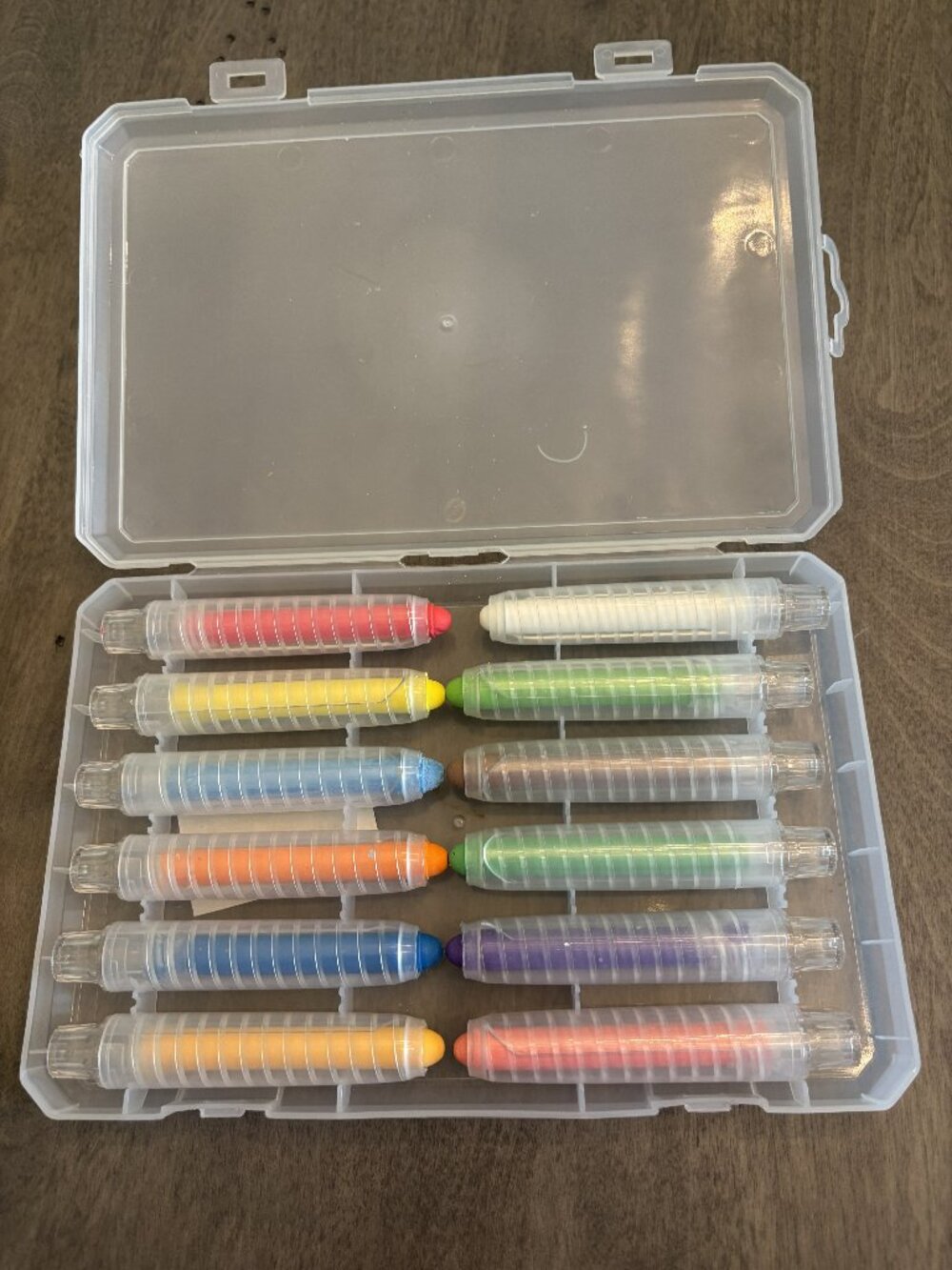 Dust free chalk in carrying case-12 colors. NEW